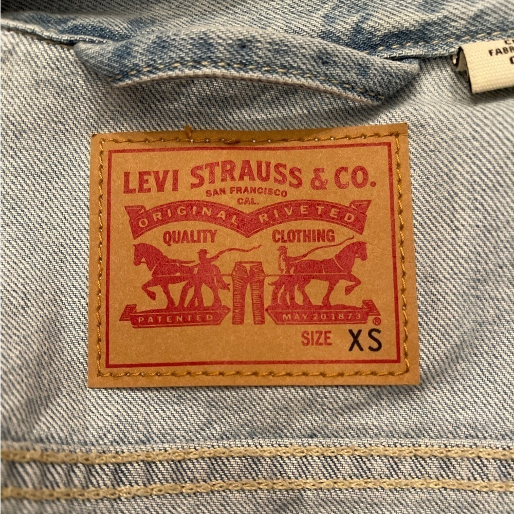 Levi Strauss Light Embroidered Denim Jacket | Size XS - Picture 9 of 9